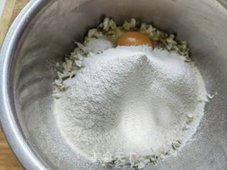 槐花蛋饼的做法步骤：3
