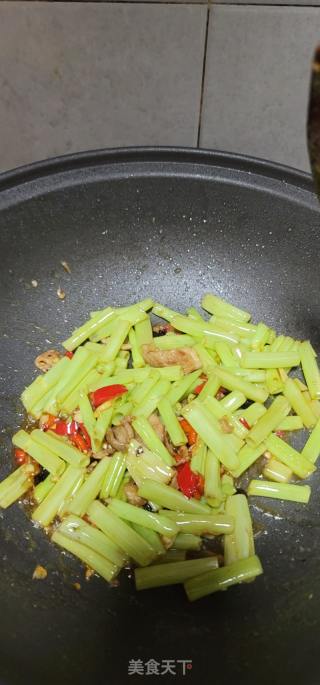 酸辣空心菜梗的做法步骤：7
