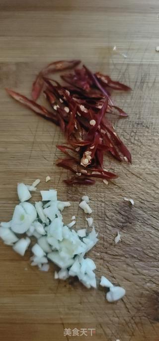干辣椒炒空心菜叶的做法步骤：2