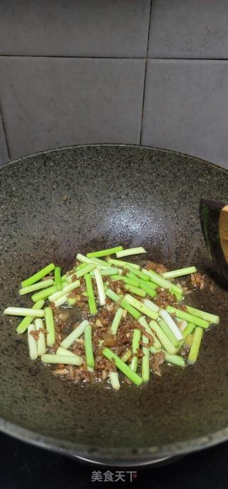 肉末蒜薹炒粉条的做法步骤：4