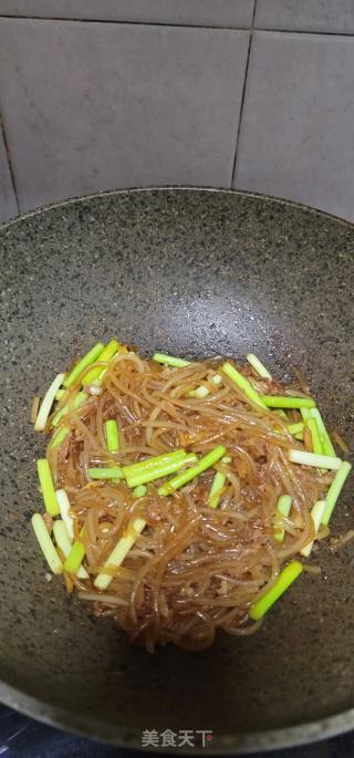肉末蒜薹炒粉条的做法步骤：6