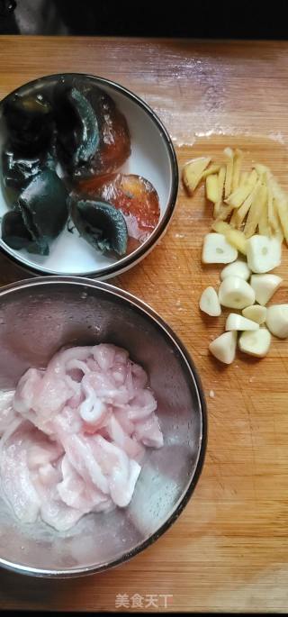 上汤辣椒叶的做法步骤：2