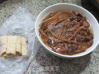 肉面结蒸茶树菇的做法步骤：1
