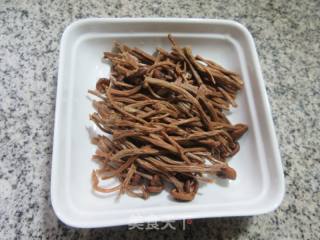 肉面结蒸茶树菇的做法步骤：4