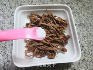 肉面结蒸茶树菇的做法步骤：5