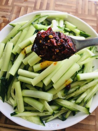 凉拌黄花菜蒜苔黄瓜的做法步骤：7