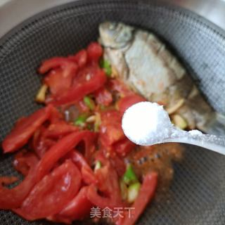 番茄茭瓜鲫鱼汤的做法步骤：9