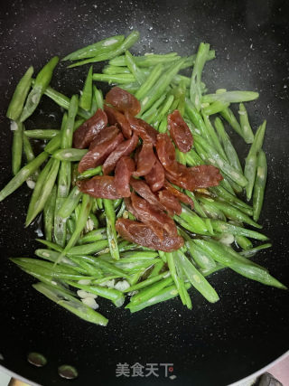 四季豆炒腊肠的做法步骤：8