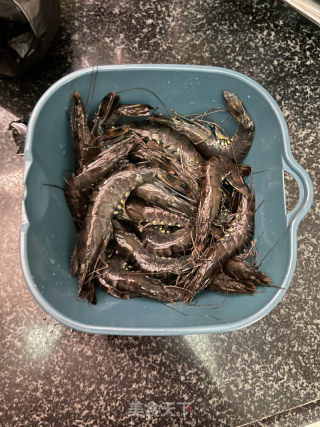 菌菇虾仁煲的做法步骤：1