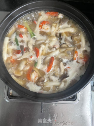 菌菇虾仁煲的做法步骤：12