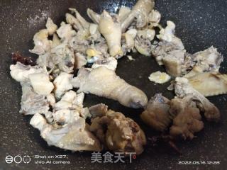 笋干焖鸡肉的做法步骤：3