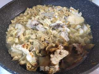 笋干焖鸡肉的做法步骤：5
