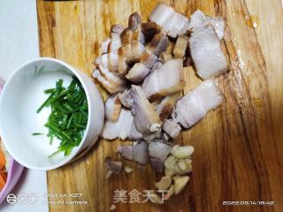 五花肉烧腐竹的做法步骤：2