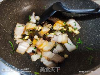 五花肉烧腐竹的做法步骤：4