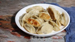 鸡胸肉木耳胡萝卜煎饺的做法步骤：7