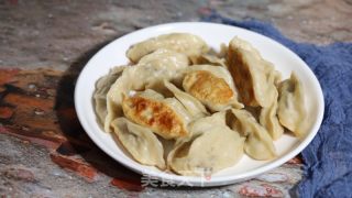 鸡胸肉木耳胡萝卜煎饺的做法步骤：8