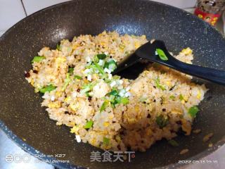 青椒鸡蛋炒饭的做法步骤：6