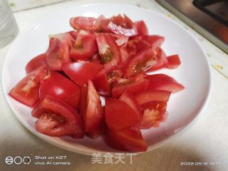葱香鸡蛋炒西红柿的做法步骤：1