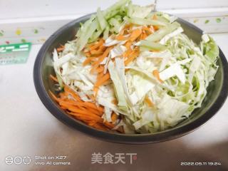 包包菜拌黄瓜的做法步骤：1