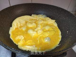蒜薹炒鸡蛋的做法步骤：4