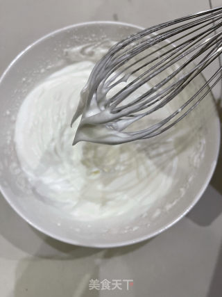 香葱肉松戚风蛋糕的做法步骤：7