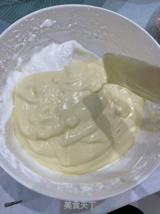 香葱肉松戚风蛋糕的做法步骤：10