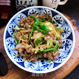 大葱青椒炒肥牛的做法步骤：11