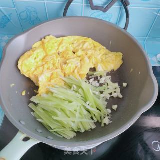青笋炒鸡蛋的做法步骤：5