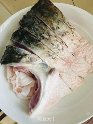 清蒸鲩鱼腩的做法步骤：1