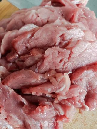 瘦肉莲子汤的做法步骤：1