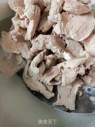 瘦肉莲子汤的做法步骤：3