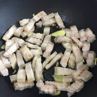 五花肉炒萝卜干的做法步骤：4