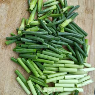 肉丝鸡蛋炒蒜苔的做法步骤：1