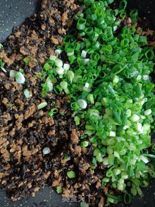 梅干菜猪肉馅饼的做法步骤：6