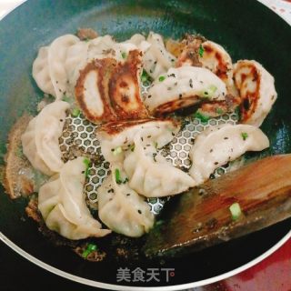 煎饺的做法步骤：6