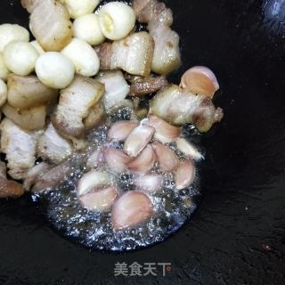 五花肉焖黄皮豆干的做法步骤：8