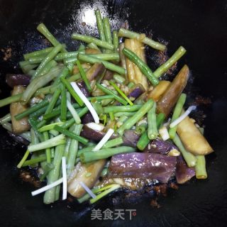 茄子烩豆角的做法步骤：11