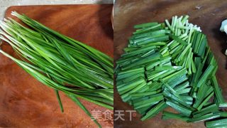 黄皮豆干炒韭菜的做法步骤：1