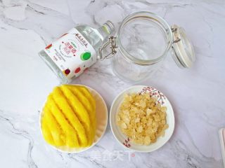 自制菠萝果酒的做法步骤：1