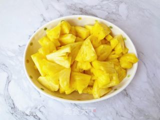 自制菠萝果酒的做法步骤：2