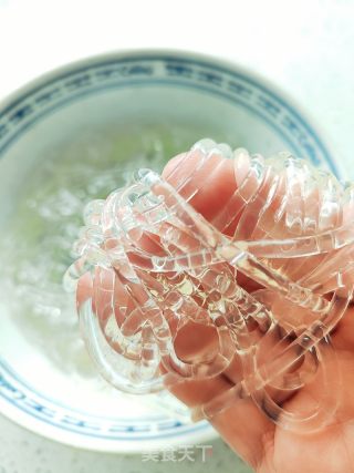 凉拌海藻晶粉的做法步骤：2