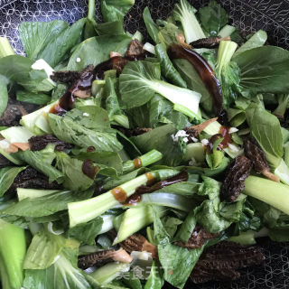 羊肚菌炒青菜的做法步骤：9