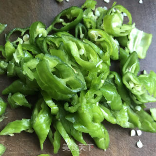 番茄青椒炒笋瓜片的做法步骤：5
