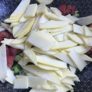 番茄青椒炒笋瓜片的做法步骤：7