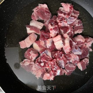 豆腐串牛腩煲的做法步骤：2
