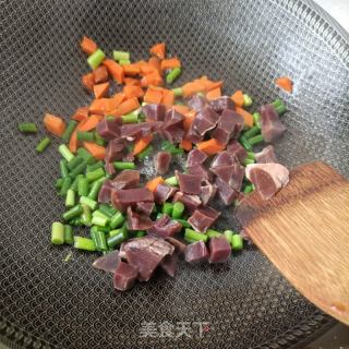 菜椒毛豆炒鹿心的做法步骤：9