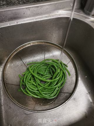 姜汁豇豆的做法步骤：9