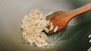 西芹炒百合的做法步骤：3