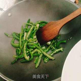 辣椒炒鸡蛋的做法步骤：4