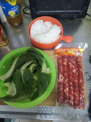 腊肠炒饭的做法步骤：1